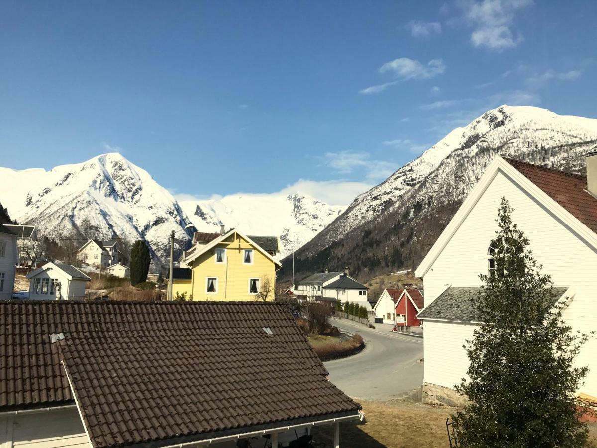 Holmen 2 Balestrand